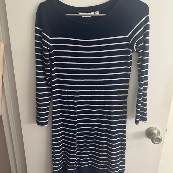 Vineyard Vines Stretch 3/4 sleeve Navy Striped Dress - Picture 2 of 4